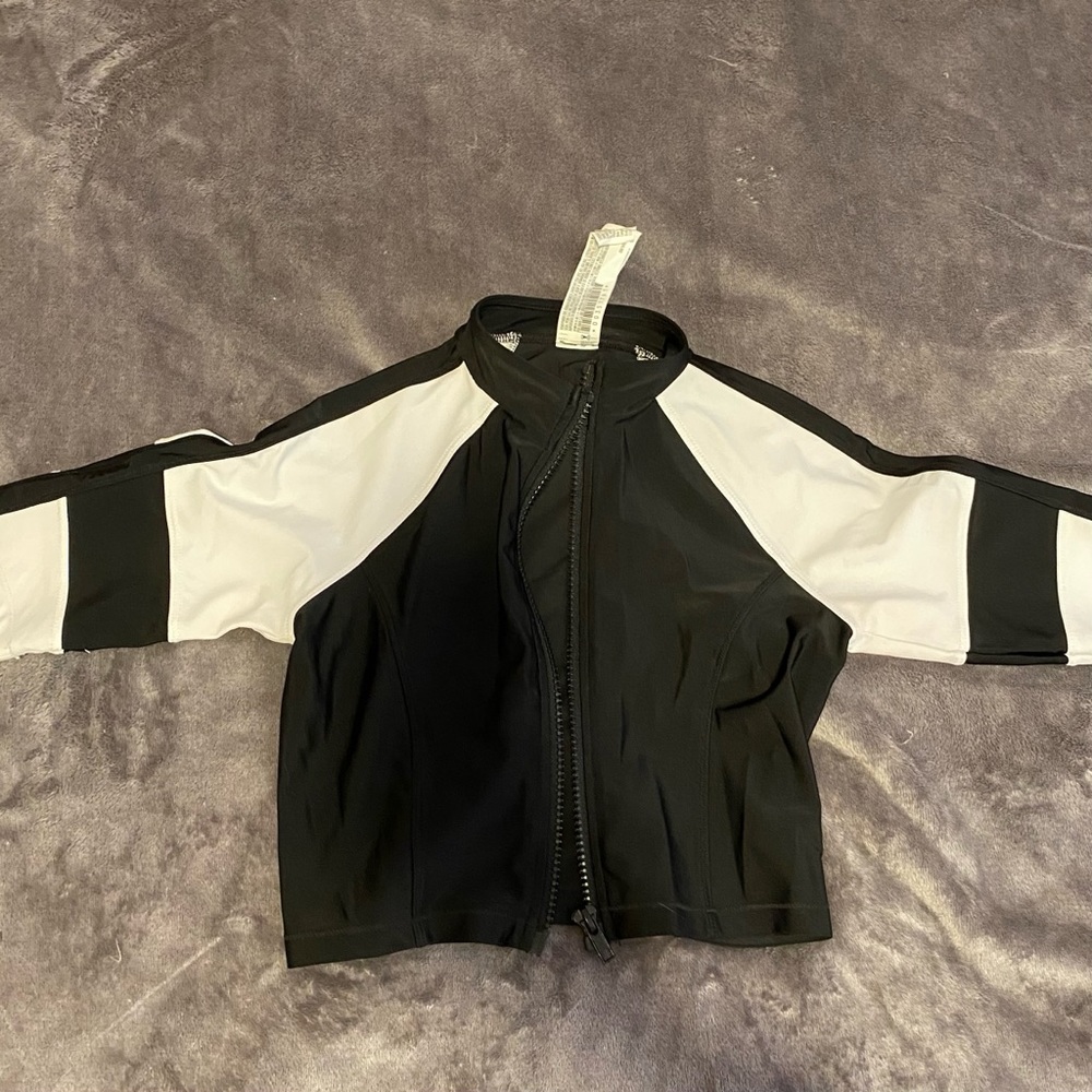 zip down top - Picture 3 of 3